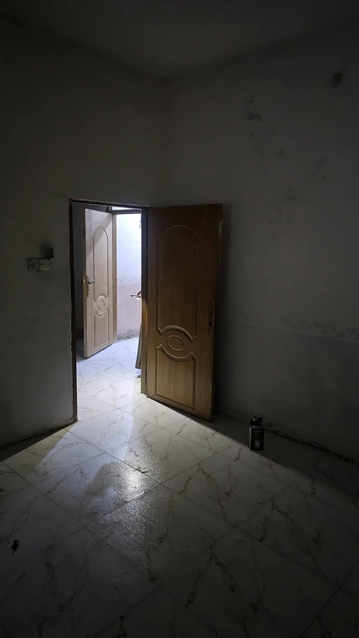 شقة نظيفة بداية الوفاء مقابل الجامعة للايجار شارع ٢٠م غرفتين ومطبخ وصحيات مغسلة انارة خط مولد ماطور ماء كاونتر موقع مميز للاستفسار خاص


**إذا كنت صاحب هذا الإعلان وتريد حذفه لأي سبب، رجاءا أرسل رسالة إلى الدعم الفني**