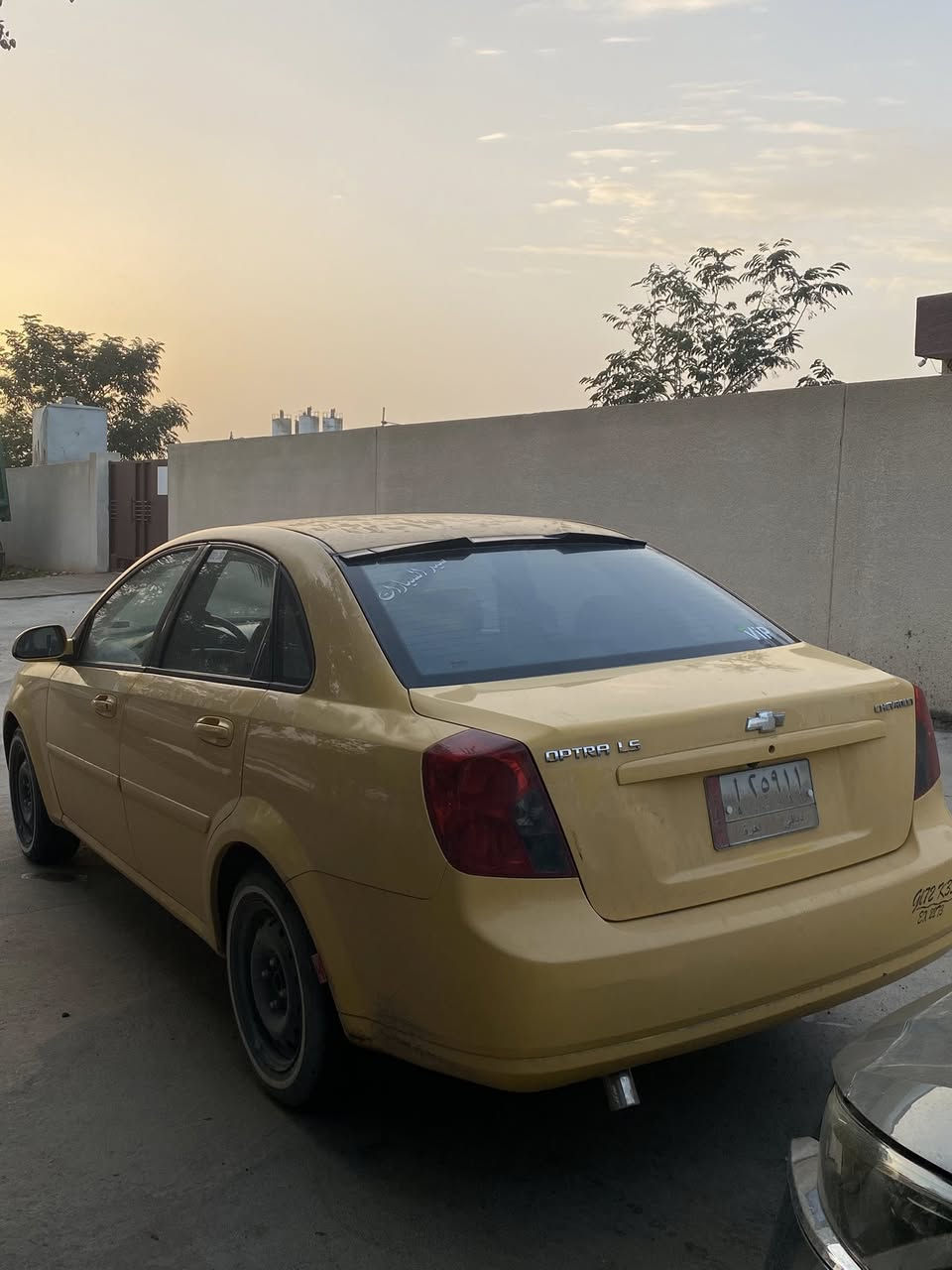 السلام عليكم اوبترا للبيع موديل 2012سنويه جديد كير ومكينه وتبريد جدد حداديه جديده  تخم تايرات جدد سياره جديده مصفره هيئة وغرامات ماعليهه ربع تحويل ثاني يوم العنوان ديالي خانقين اتصل على الرقم ***********
