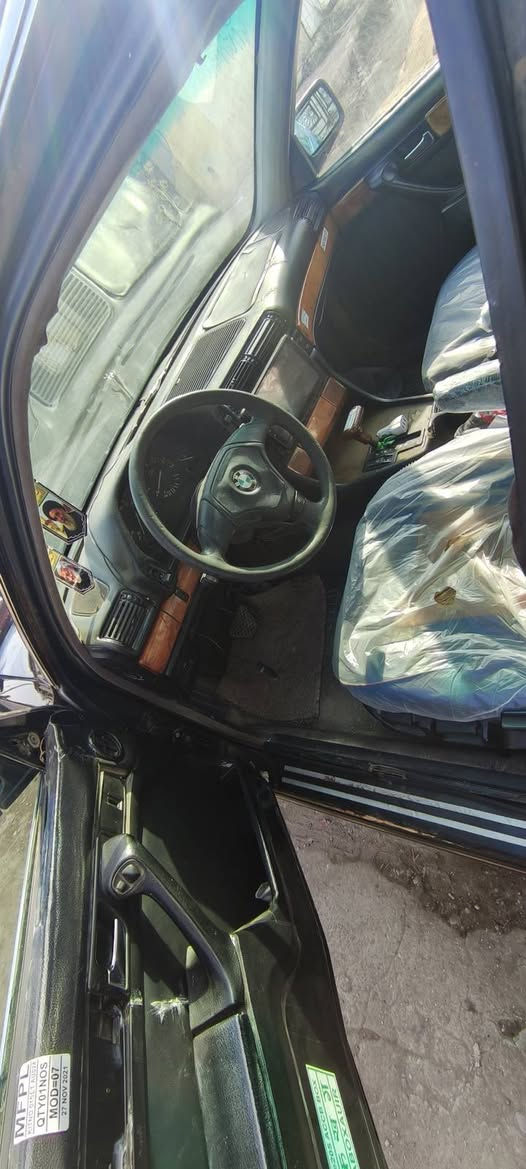 السلام عليكم... بي ام 735موديل 1994 رقم بصره سياره جاهزه من كلشي
سياره مصبوغه عام بدون حادث 

كير مكينه 3.5 بلادي

السعر 58 وبي مجال قليل

***********
