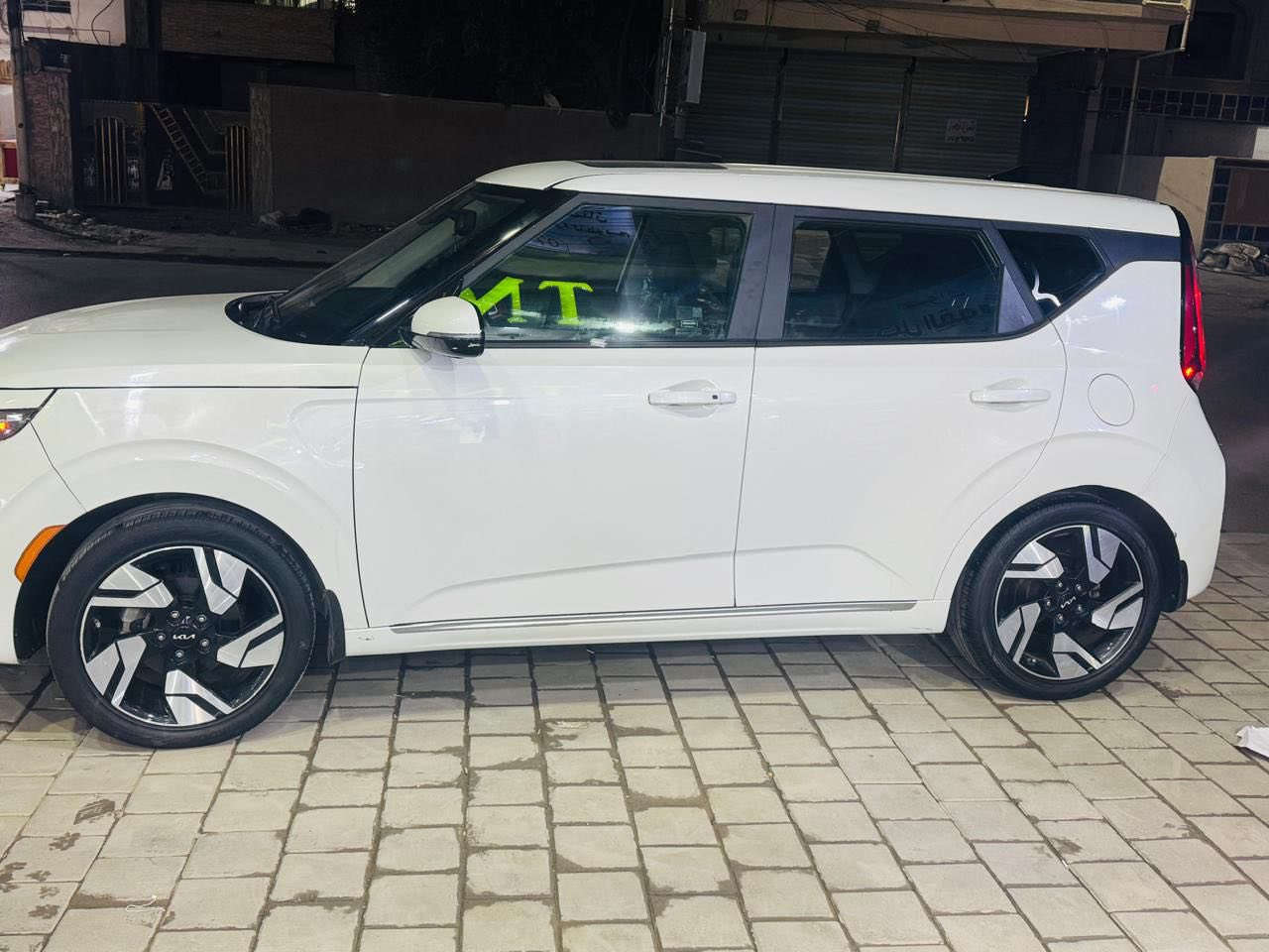 سلام عليكم صول موديل 23جيتي لاين فول موصفات حادثه موضح بلصوره بدون تبدلي ليبل واحد سياره بس طلع بيه كلير من امريكه باب وجاملغ بس سعر148وبيه مجال ***********
