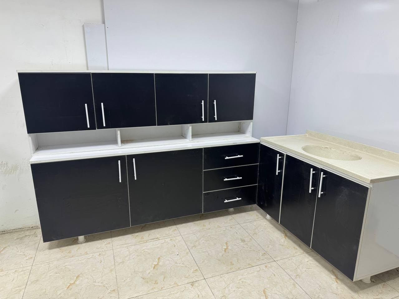 معمل القمه 🔥خشب تركي mdf
مترين ارضي وملحق ومتر وعشرين سنك مرمر 

السعر 285 الف


**إذا كنت صاحب هذا الإعلان وتريد حذفه لأي سبب، رجاءا أرسل رسالة إلى الدعم الفني**