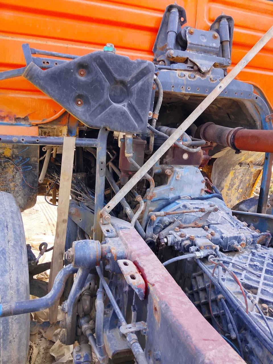 السلام عليكم اخوان سياره مان رقم جديد شرط التحويل سياره حلوه ومناسبه هاتف ***********
