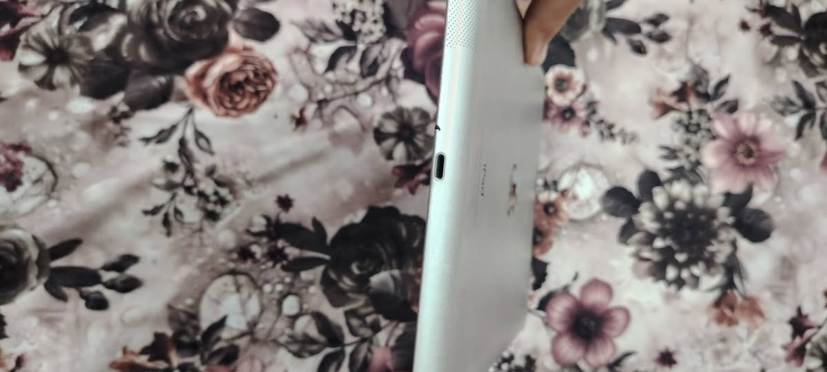 ايبات للبيع شغاله بس يعوزو لمس السعر 25
***********
