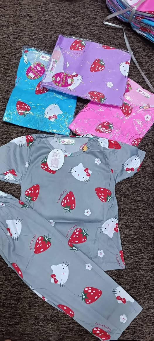 ٦-٧ سنه
القطعتين
ب١٠ مع التوصيل


**إذا كنت صاحب هذا الإعلان وتريد حذفه لأي سبب، رجاءا أرسل رسالة إلى الدعم الفني**