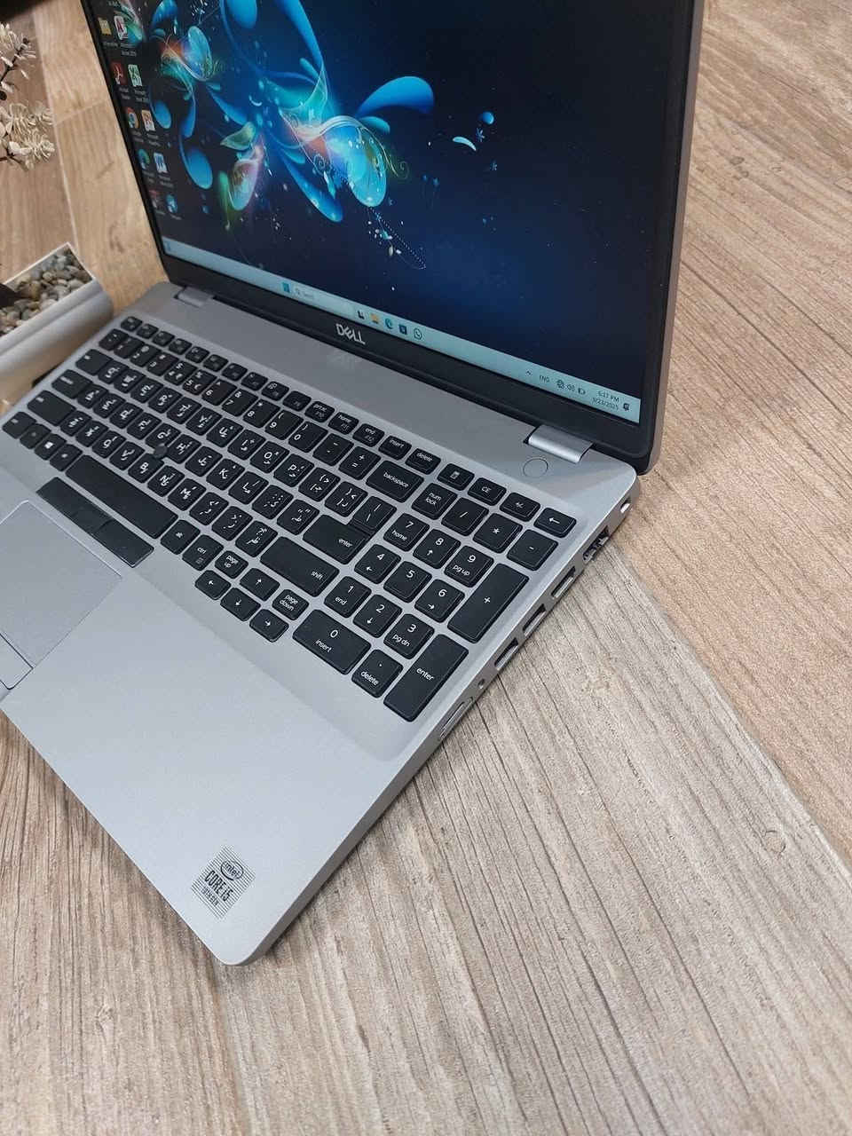 DELL 5510 جيل العاشر  سلم حجم شاشة كبير 15.6 
.
 السعر 375 الف مع التوصيل
.
 النظافة اخو الجديد وعل الفحص وين متريد 
مناسب للدراسة والبرامج المكتبية والطباعة والتصفح والبرامج نظافة عاليه جدا 
 
……………………
 المعالج Core i5-10 th جيل حادي عشر 
 ذاكرة الوصول العشوائي (الرام) 8GB 
 التخزين( الهارد) SSD 256GB 
 مقاس شاشة 15.6" انج حجم كبير 
 منفذ HDMI & TYPE C 
 كيبورد  عربي انكليزي Full k.b 
الرام والهارد قابل للتطوير
………………………………


**إذا كنت صاحب هذا الإعلان وتريد حذفه لأي سبب، رجاءا أرسل رسالة إلى الدعم الفني**