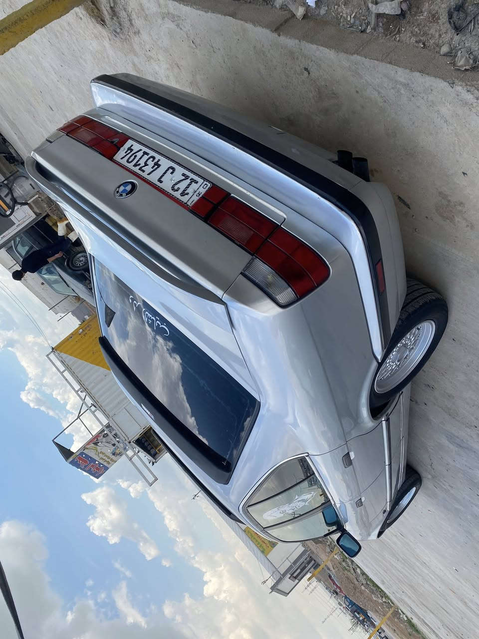 سلام عليكم 78 بيها مجال
525 اصل 
مديل 91 محدث95
غرفه جديده 
صبغ جديد سياره جديده وجاهزه 
منضومه زينون سنويه جديد باسمي
موصل برطله
***********
*********** واتس فقط
