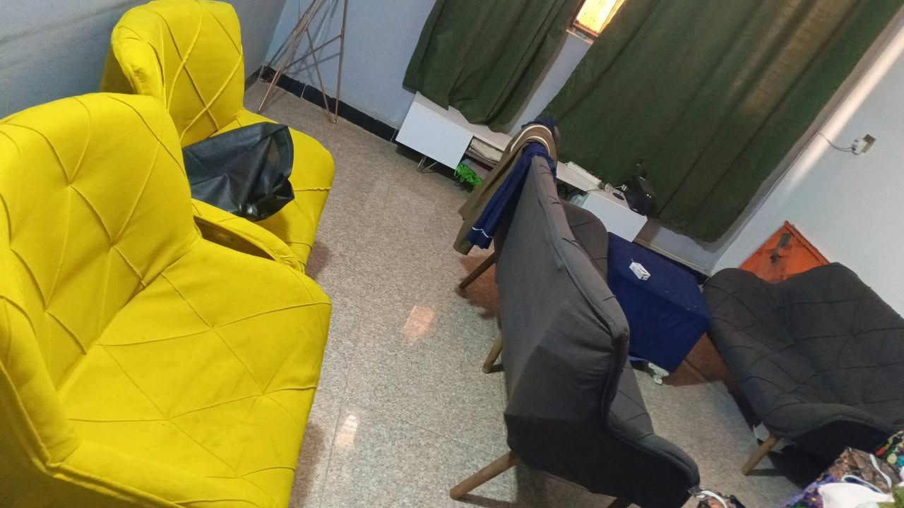 السلام عليكم عندي اغراض للبيع
التخم ١٠٠ الف
كنتور ٣ باب ١٧٥ الف
غرفة النوم ٥ قطع ٤٠٠ الف
وبيهن مجال للطيبين
الاتصال على الرقم ***********
حي الحسين
