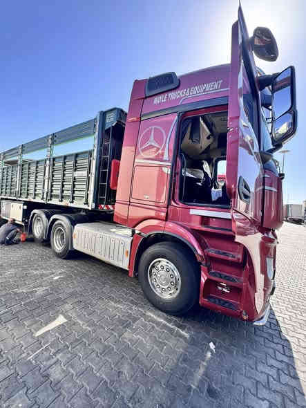 للبيع وحش2017 فول مواصفات  مربوطه عربان 5 محاور حجم 53 السعر 9 $***********
