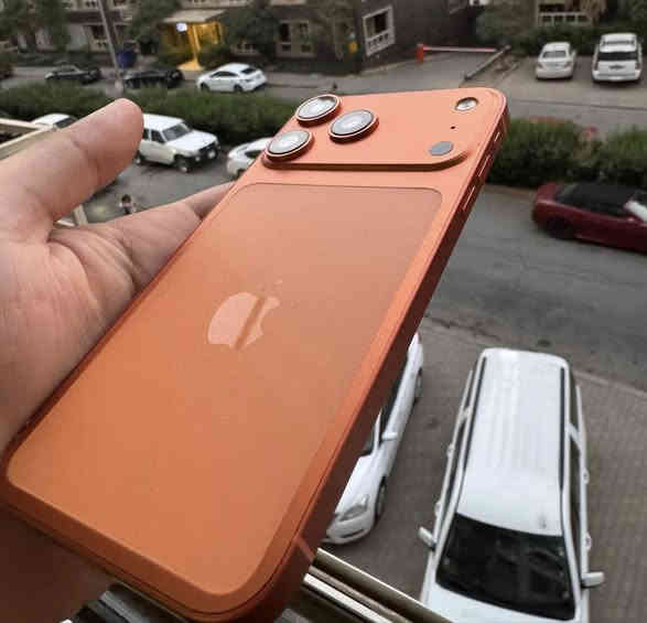 السلام عليكم ايفون 11 عادي محور17 برو كله بلادي دبل سيمكارت بطاريه 79٪؜ جهاز نضيف كلش محور طبق الاصل رجاج بصمه سعره 280 رقمي ***********
