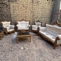 تخم كامل ٥ قطعع + طبله حجم كبير + طبله صغير عدد ٢  نضافة  100% الراغب ...