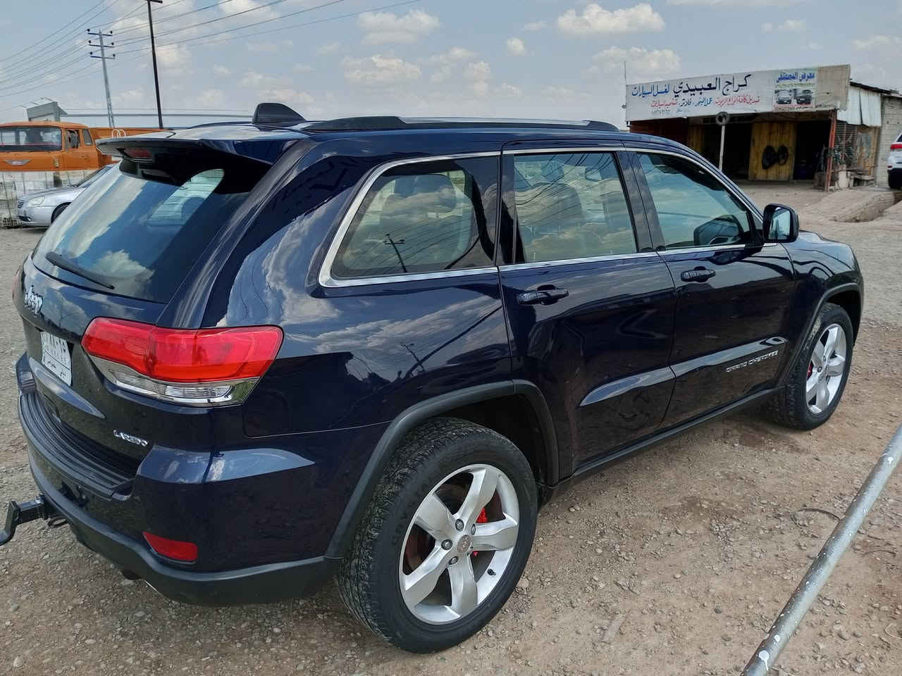 السلام عليكم من رخصه مدير الكروب جيب لاريدو 2016 محرك المرغوب سياره فول مواصفات عده الفتحه سته سلندر بصمه بوب وتشغيل وجنطه وتشغيل عن بعد جنطه كهرباء كشن كهرباء شفتات بلستيرن تحكم بلستيرن شاشه كامره كير طياره 8 نمر كير محرك اكسل صدر امامي خلفي كهربائيات تبريد تدفئه كله مكفول تخم تأير وتخم ويل حجم 20 مشروع وطني لل 28 بسمي شرط التحويل سياره طابه سرقه جاملغ وبنيد ومرجعيهن نفسهن يعني بدون لا تبديل ولا صبغ وهنا بالعراق صار بيهه صبغ جوه الرقم الوره فقط شرط السونار السعر 175 وبيهه مجال العنوان ديالى جديده الشط قرب بوابه بغداد لاستفسار أكثر الاتصال على الرقم *********** أو واتساب ***********  ترهم مراوس حسب القناعه
