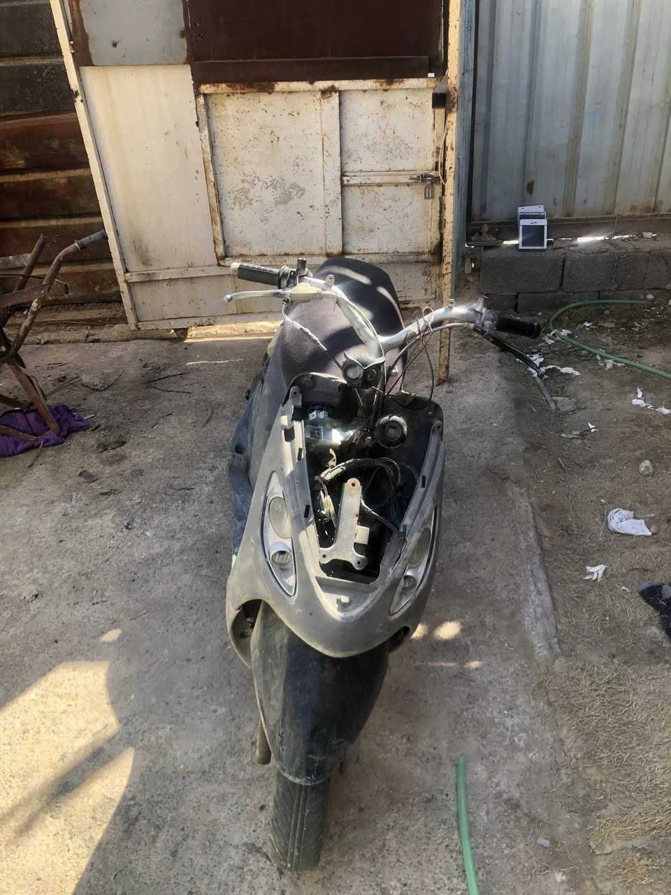 السلام عليكم 
دراجه ماكس منغولي للبيع
دراجه شلعه ومعدل فول بس يرادله شويه ترتيبات 
وكهربائيات همين مكينته فول رايدة ب350 وبيه مجال حگ الجيه مكاني (بغداد/الحسينية الراشدية)
رقمي ***********
اذا مو شراي لا تتصل رجاءً
