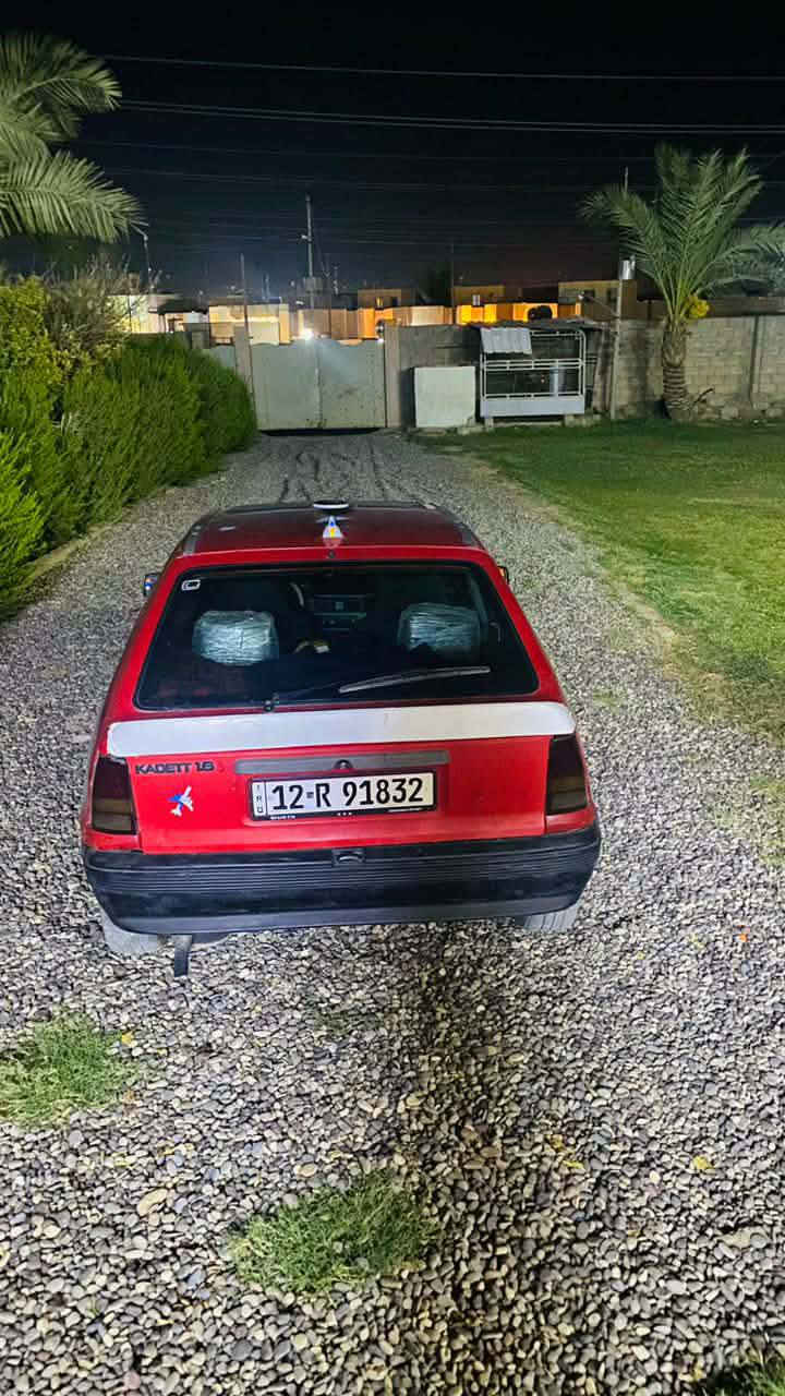 السلام عليكم.   مكلف بالنشر سياره كاديت للبيع حجم 16 سنويه لل 29 شرط الحويل سياره جاهزه من كل شي كهربائيّات جاهزه تايرات جديد باتري جديد قفل مركزي اناره داخليه وخارجيه.     
الرقم ***********تواصل واتساب واتصال فقط خاص غير متواجد
