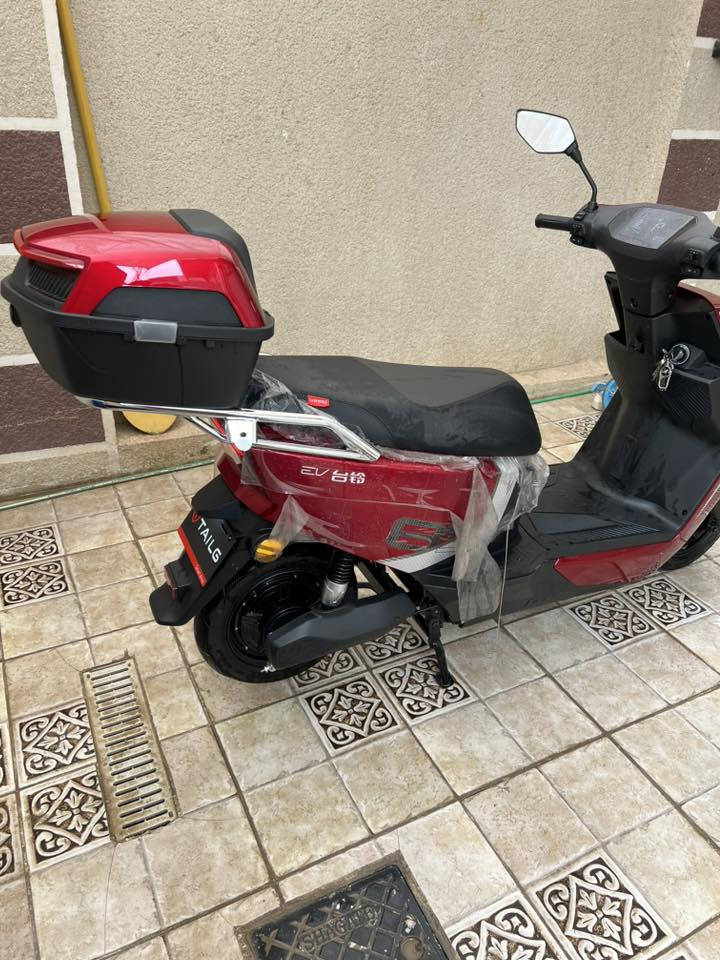 السلام عليكم شباب دراجة شحن للبيع جديدة صار 4 اشهر مشتريها الجو بارد ماطلع بيها 
السعر 850 الف …***********
