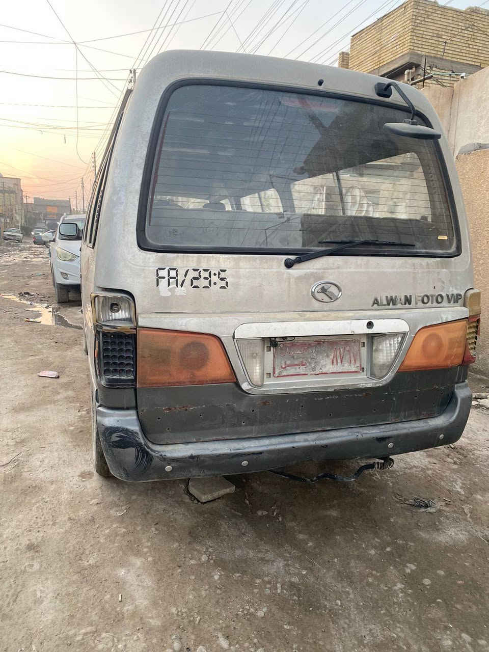 السلام عليكم 
كية فتون الوان للبيع مكينة حاوية جديدة صار 15يوم من شادها كير اكسل حدادية صدر مكفولة رقم احمر بابل مصفرةهيئة وغرامة صاحبها موجود تحويل ثاني يوم سعرها 40مكان بغداد
