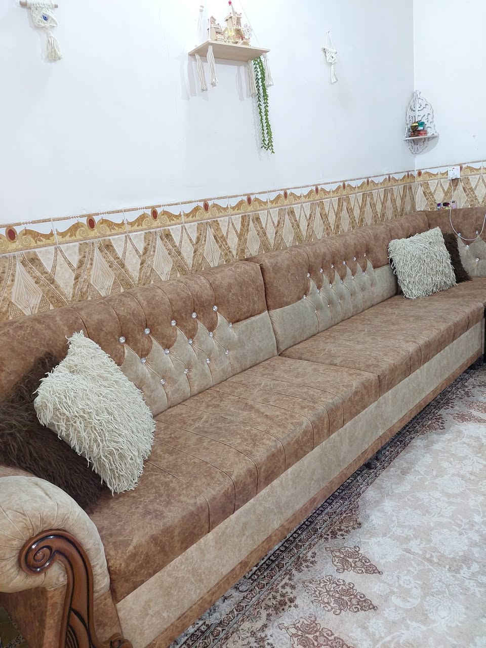 ديوان للبيع
للاستفسار الاتصال ع الرقم ***********
