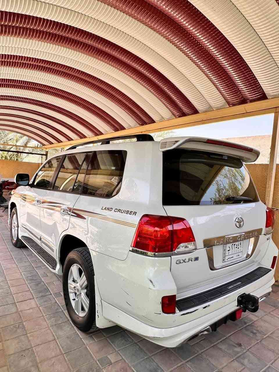 يالله
لاندكروز للبيع موديل 2012 ب اسمي فول مواصفات
تخم تاير جديد
ماشيه 185.000 
السياره بيها 5 قطع صبغ بدون دواخل

للاستفسار عن السعر وباقي التفاصيل :-
***********
