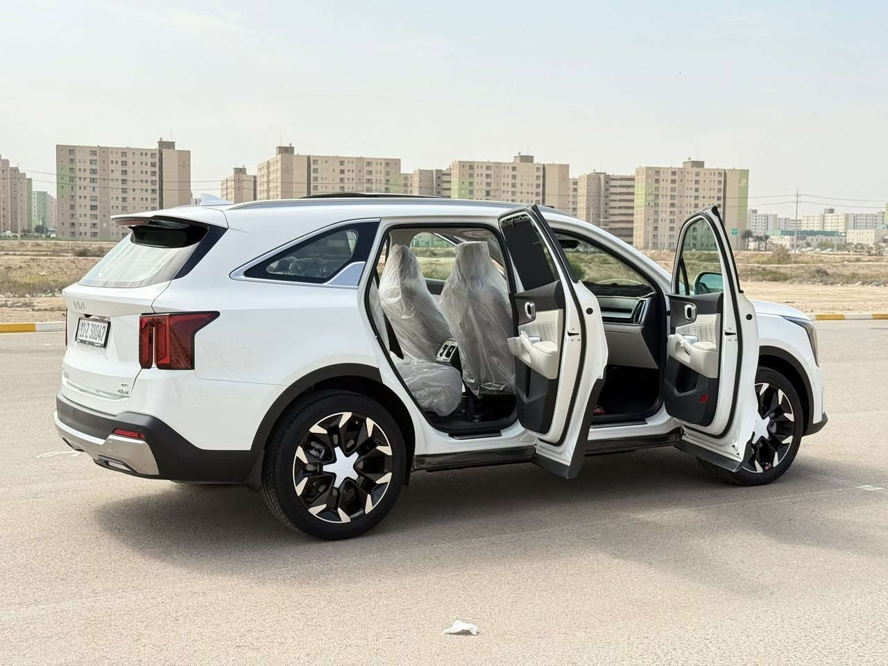 سلام عليكم ورحمة الله وبركاته ( شهر رمضان مُبارك على الجميع
للبيع كيا سورنتو مكفولة كفالة عامة السعر ( ٣٥٠ $ ) يعني ثلاث دفاتر وخمسون ورقة بيها مجال قليل
2024 فول مواصفات 4X
‼️السيارة مغلفه PPF أمريكي الأصيل حسب إداعاء شركة التغليف
رقم بغداد دولي
ماشيه 9100km قابل للزيادة 
المواصفات:
ويل حجم 20
التحكم بل جام عن بعد تشغيل عن بعد دفع رباعي
5 وضعيات قياده + 3 وضعيات طقوس
خمس 5 كامرات محيطية 
كامرات مع الاشاره
بنوراما
كير ماوس
بصمة تشغيل وبصمة ابواب
سبعه راكب
كشنات جلد
وتدفئة وتبريد بالكشنات وكشنات كهرباء
وتوصيل usb بالكشنات
مري شفط
حساسات 360 درجة 12 حساس شاشة كبيره نفكيشن
مانع تصادم
مساعد منحدرات
اوتو هولد
مانع انزلاق
تحديد مسار
نقطة عمياء
تشغيل عن بعد شاحن وايرلس
هاند بريك كهربائي
باب خلفي كهرباء
اضويه امامي زنون LED
اضويه خلفيه LED
LED كشافات
نظام GPS+خرائط
وهواي مواصفات بيها بعد 
رقمي ( *********** ) متواجد واتساب
