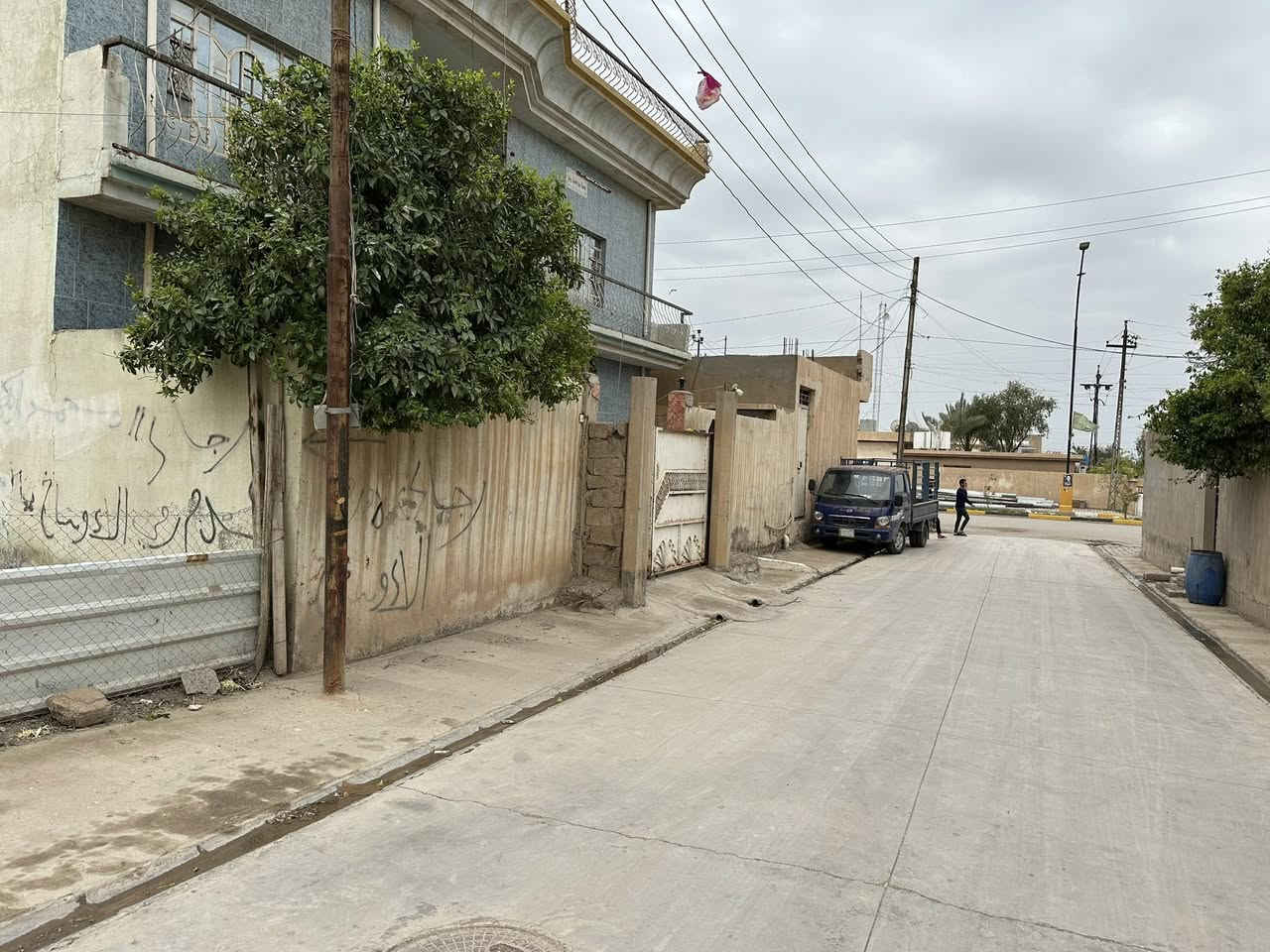 قطعة للبيع طابو ملك صرف 

الموقع / خلف اسواق روكان 

المساحة / 150 متر واجهة 10 عمق 15

للاستفسار اكثر مراجعة مكتب الرحمن للعقار قرب جامع الشهداء مقابل مدرسة صدى العراق الابتدائية 

او الاتصال على الرقم 

***********
