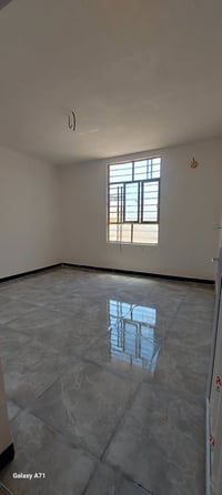 للإيجار • طابق ونص • ٥٠م