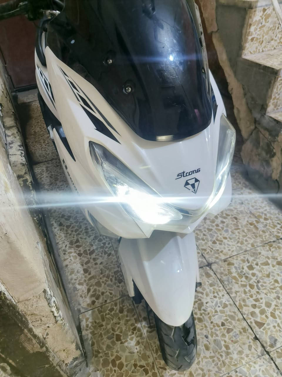 سترونك موديل ٢٣جاهزه من كلشي مكينه خرسه  سعر  ٤٥٠ اكو مجال    الغدير مبايل‏‏‪7773507935‬‏واتس اب بالرقم


**إذا كنت صاحب هذا الإعلان وتريد حذفه لأي سبب، رجاءا أرسل رسالة إلى الدعم الفني**