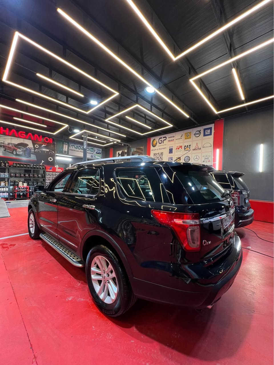 فورد اكسبلور 
موديل 2013 خليجى شريكة نيڤا مرغوب 
 دبل اكسل 4WD 
كشينات كاربايي / تبريد مركزي 
ملاحظة / بدون سبغ فقط ٤ مكانات صغر تعديل بارد
محرك و گير و كارباييات كلها بشرت 
ماشية 197 الف 
سنويا و رقم كلّ جديد 
 
ارخص سعر فقط 129 $ ورقة و بيها مجال بصيط

*********** أربيل, العراق
