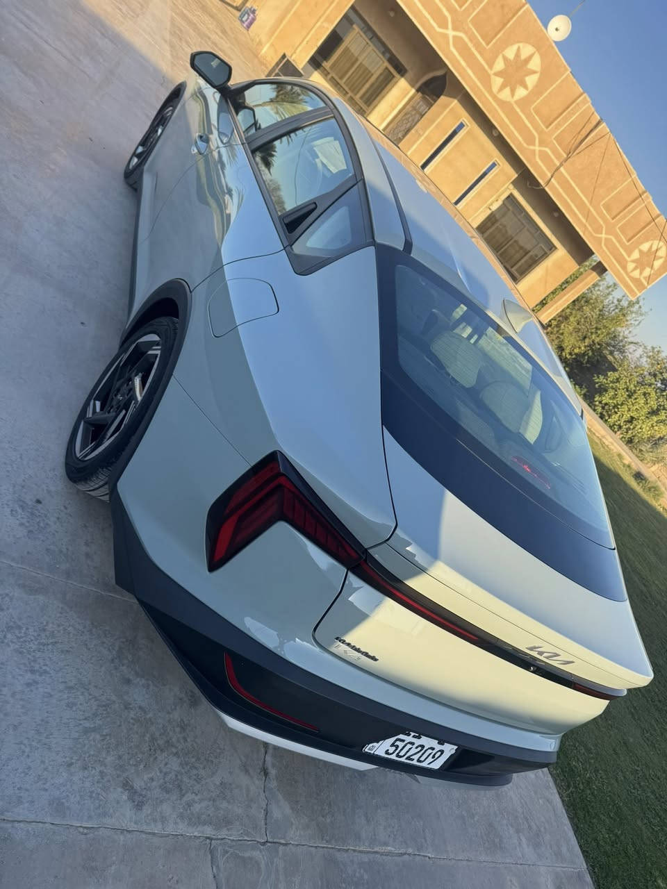 سلام عليكم k4 للبيع
أمريكي موديل 2025 

ماشيه 7 آلاف 

بصمه 

سايد بريك بصمه 

اوتو هولد 

داخل زيتوني

تشغيل عن بعد 

رادار امامي خلفي جانبي 

شاشه جبيره متصله 

بكلايت لد 

مازده لد 

حادث جزء صبغ بنيد بدون ايرباك سياره بدون دواخل 

بدون لغد كله سليم 

بغداد اب اسمي سياره 

العنوان بغداد الدوره المهديه الثانيه 

السعر190$ بيها مجال 

الهاتف ***********
