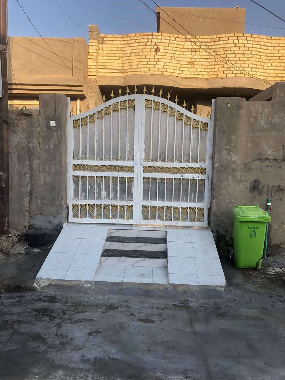 اليوم عدنه بيت للبيع مساحه ١٢٥ متر طابو صرف
موقع البيت في منطقة التجارة قرب جامع حجية سعدية
يحتوي علا ثنين غرف نوم
استقبال حجم مناسب
مطبخ
وصالة وصحيات خارجية وداخلية
خدمات البيت كاملة من ناحية مجاري تبليط
سعر البيت 122 وبي مجال جداً مناسب
للأستفسار اتصل علا هاذ الرقم
***********
