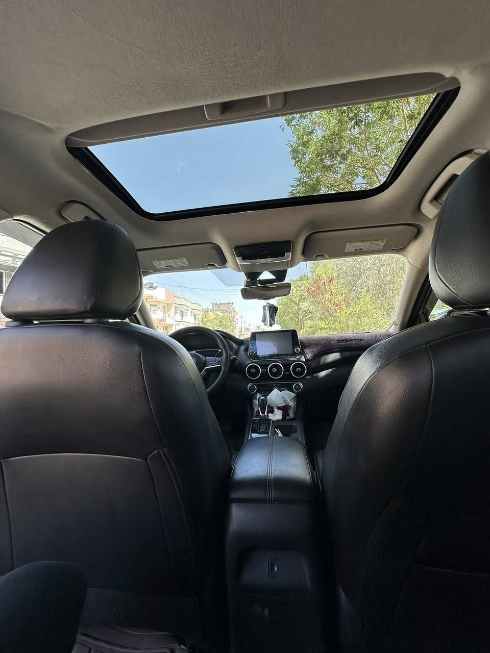 سنترا 2022
كامله مابيه اي نقص 
ضربتها بسيطه بالبونيد 
SR 
للاستفسار اكثر 
***********
