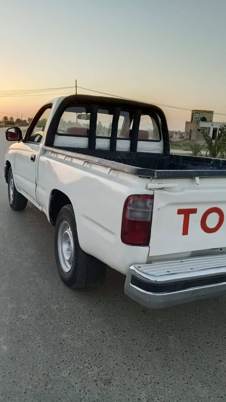 السلام عليكم بيكم لبيع موديل 2001 فلاحية سياره مكفولة مكينه كير شرط سياره جاهزة من كلشي حداديه جديده تخم تاير جديد رقم بغداد تحويل مباشر استفسار ***********
