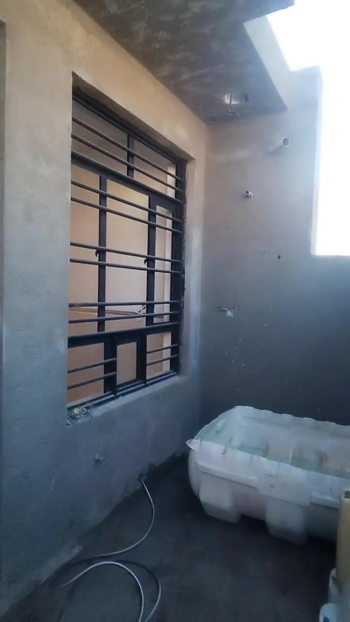 سلام عليكم البيع بيت زراعة في الشهداء البياع شارع المولد رزاق العامري بناء طابوق جديد اتصال على الرقم *********** وتساب
