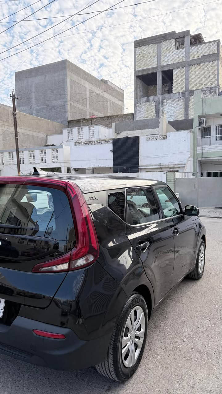 السلام وعليكم 
للبيع او المراوس 
صول 2021 
حادثها 4 قطع جاملغ امامي و باب جهة السايق
و جاملغ خلفي و باب خلفي عكس السايق
مواصفاتها :
شاشة جبيرة
تحكمات ستيرن
اوتو ستوب
وضعيات قيادة
ماشية 41 الف كيلو
مكاني بغداد كم سارة
السعر 133 وبيها مجال 
***********
*********** بغداد, العراق
