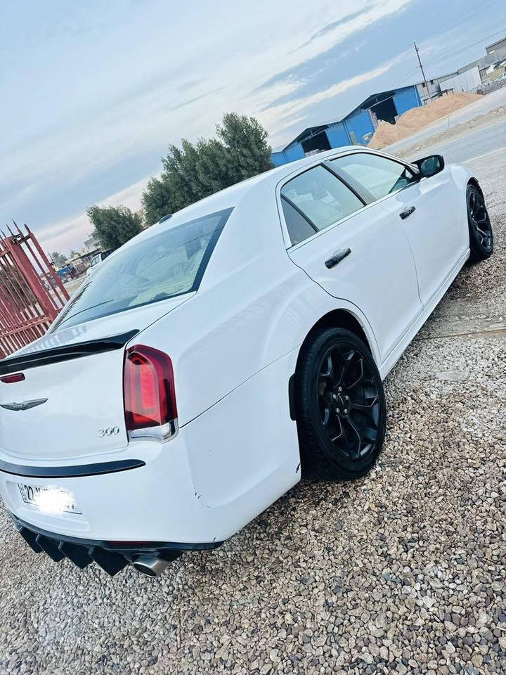 سلام عليكم اوباما 2014 محدثه2023 srt كامل حته شاشات محدثه  داخل جلد اوف وايت سستم داخل كاربون فايبر دحايه دوس سبايدر دفيوزر خلفي كله كاربون ويل20عاكسات لد سموك مري باتمان يدات بوب كاربون بنيد3. فتحات منضومه زنون كامله سياره بشرط تجي كلب اذا لكيت شخط حته فلوس تكسي عليه سياره مال جنيان وشرط مشتغليها شغل يخبل ارقام اربيل انكليزي دولي وسنويه على شاصي شرط ارقام اصلي معمل محرك3.6 سته سلندر طلقه سياره تبريد ثلج شرط سياره كلوب واحد بالدشبول ممشتغل  كصه جنطه شغل يخبل سياره مكانها نجف ولسعر 68 وبيها مجال للشراي وشرط لاقيسها بالمهجومات سياره بس الغراض الي عليها فوك20 ورقه واسف على الاطاله للاتصال***********
