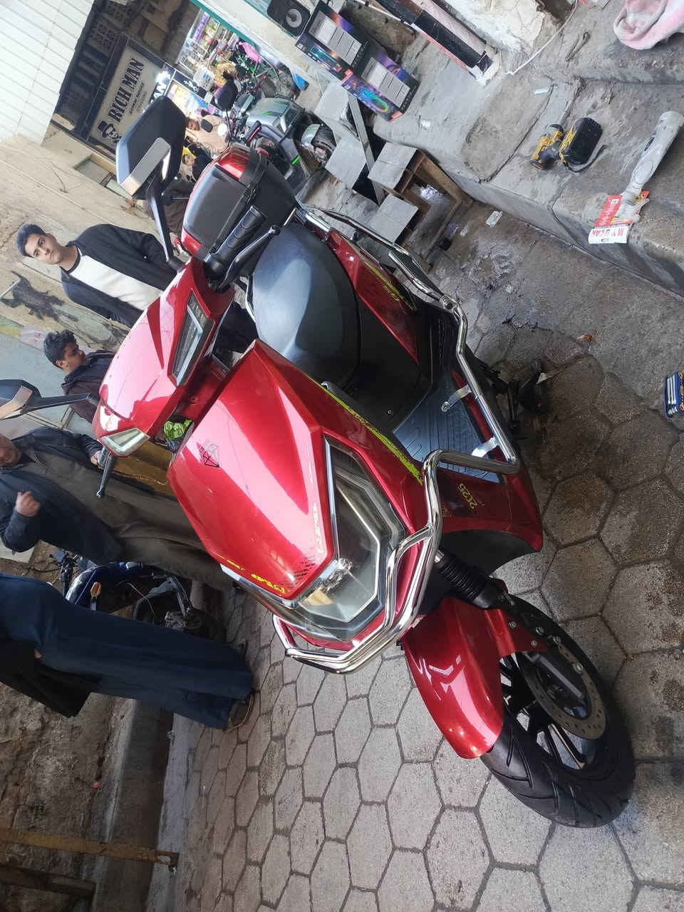 شحن للبيع السعر 500 موديل 25 بطاريات 6 رقمي ***********
