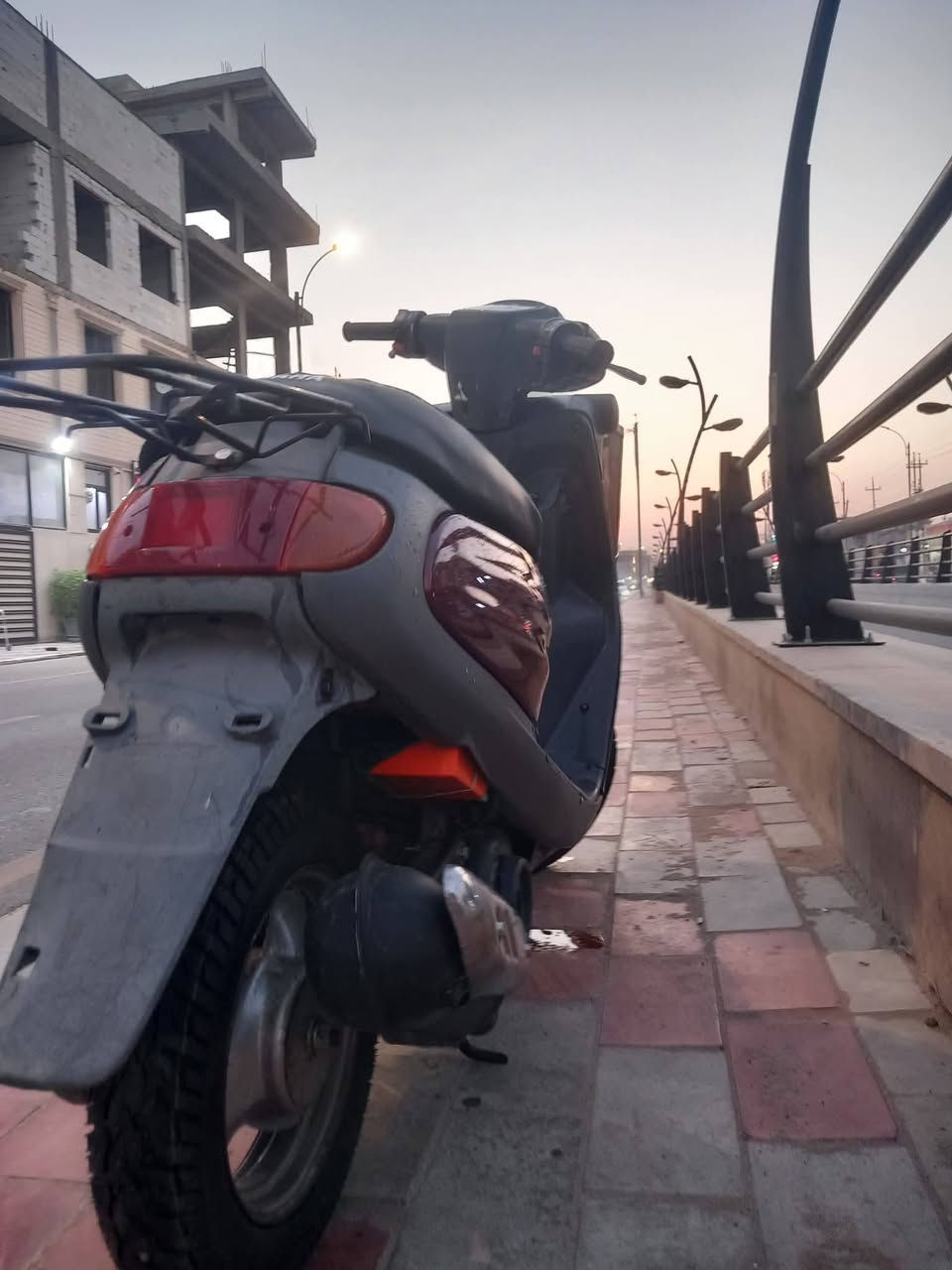 للبيع دراجه لوك ما ناقصهة شي كلهة. بلادي بس صالنصه البيهة تجاري سعرهة ٥٥٠ وبيهة شي قليل للتواصل. ***********
