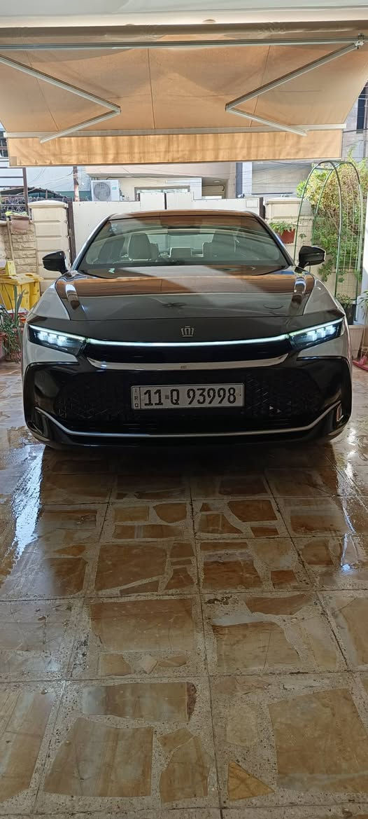 السلام عليكم كراون فول خليجي عبد اللطيف موديل 2024 ماشيه 33 مكفول صبغ وبارد السعر 335قفل ***********
