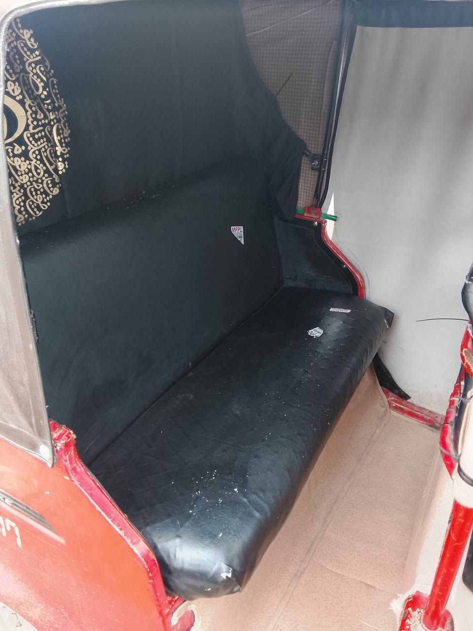 السلام عليكم تكتك تي في اس للبيع موديل ١٨/السعر ٣٢٥٠ وبيهه مجال للاستفسار ***********/اوراق اصليه كامله المكان بغداد الشعب حي التجار
