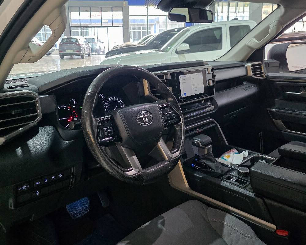 Toyota Tundra 2024 SR5
V6 3.5 (TWIN TURBO) 4X4
389 horsepower and 479 lb-ft torque 🏁
*********** 📞💬 أربيل, العراق
