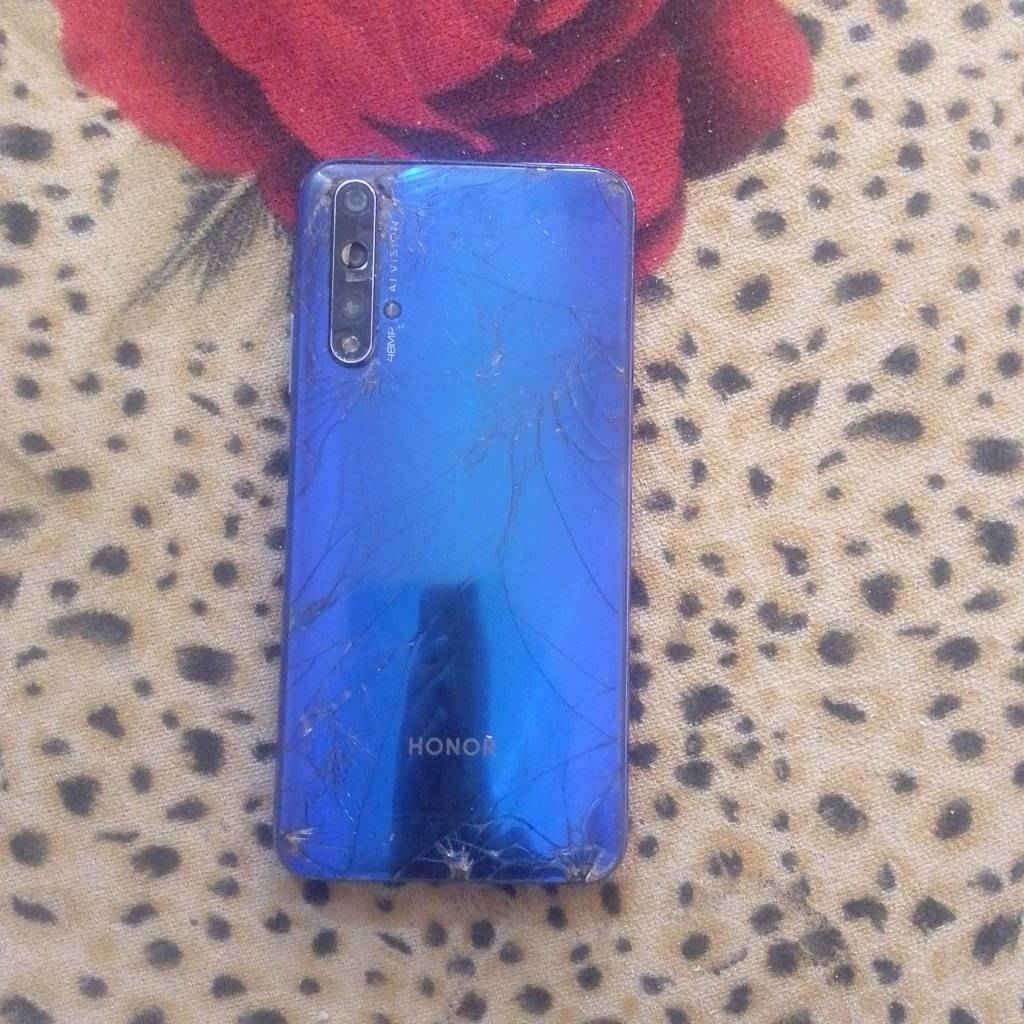 هونر20 بس الضهر مكسور #للبيع
لحاب يشتري يتفضل خااص


**إذا كنت صاحب هذا الإعلان وتريد حذفه لأي سبب، رجاءا أرسل رسالة إلى الدعم الفني**