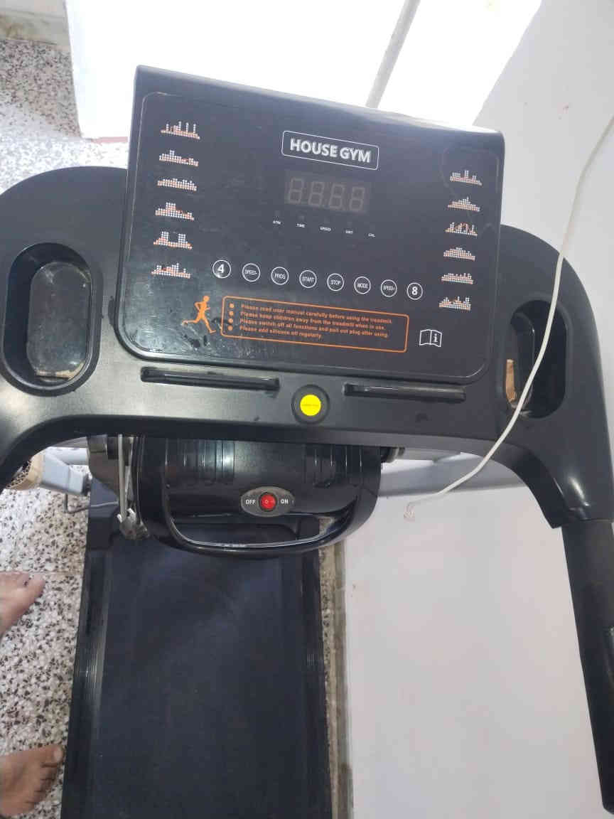 السلام عليكم ورحمة الله وبركاته
جهاز جري مستعمل شهرين للبيع عنوان الحله 
للتواصل واتساب او إتصال ***********
