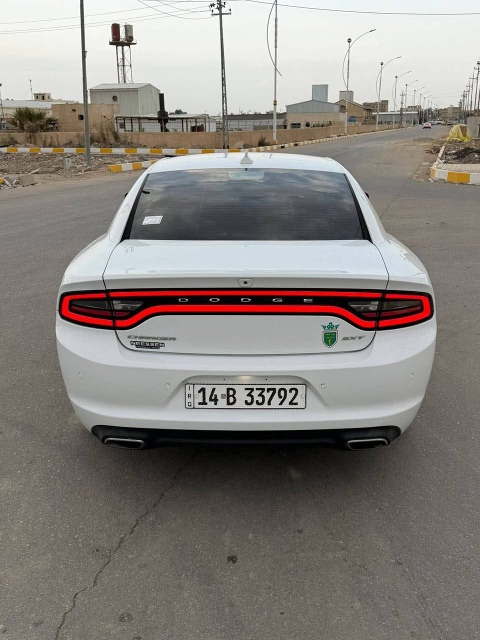 السلام عليكم
للبيع دوج جارجر مديل2023 اصل 2018 sxt داخله كفاله عامه بيه كلير اجت قطعتين جاملغ امامي وباب بدون دواخل سياره بدون ايرباك غرفته جلد حضن ماشيه 177الف سياره جاهزه للاخير كير محرك تبريد حداديه كفاله عامه العنوان ناصريه مركز الاتصال على الارقام التاليه *********** هـ او ***********هـ
