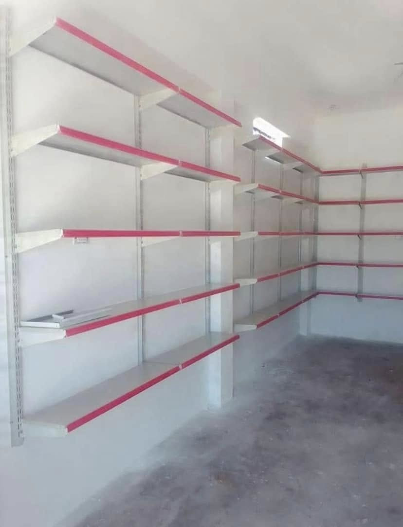 عندي رفوف تركي اصلي ثقيل للبيع 
***********
الطول متر والعرض ٣٠ سم
