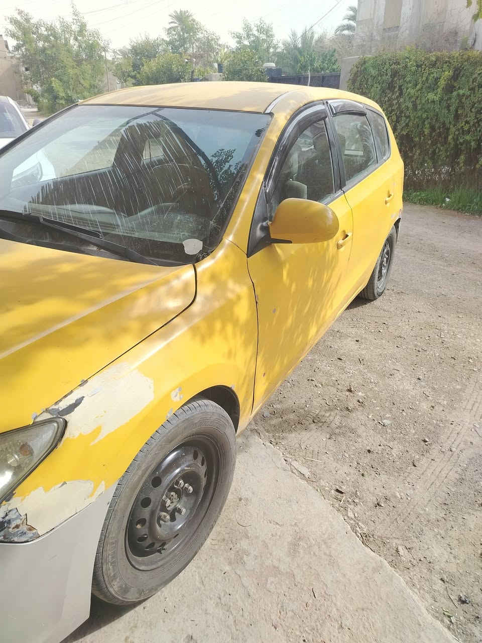 السلام عليكم من رخصة الادمن المحترم للبيع هونداي تورنج ٢٠١٢ سيارة شوف العين محرك ٢٠٠٠ تبريد تدفئة تخم تاير رايدها ٦٥ $ وبينها مجال العنوان السيدية اني مكلف بالنشر رقم صاحبها ***********
