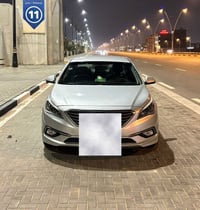 ٢٠١٧ • غاز • داخل جلد اسود