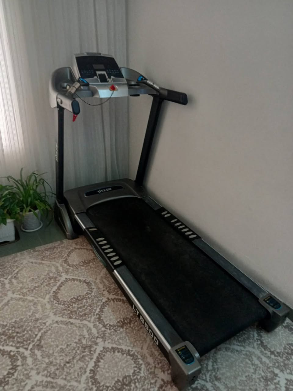 سلێمانی هەواری شار
جیهازی ڕاکردن بە شەرتی بێ عەیبی هیچ کێشەی نییە 
نرخ ٢٠٠ هەزار 
تکایە مشتەریت نامە بنێرە 
ئێوەش هەر کەلوپەلێکتان هەیە لە سلێمانی ئەتوانن بۆم بنێرن بۆتان دەفرۆشم


**إذا كنت صاحب هذا الإعلان وتريد حذفه لأي سبب، رجاءا أرسل رسالة إلى الدعم الفني**