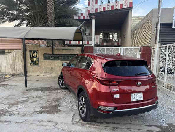 ياالله السلام عليكم كيا سبورتج موديل 2022  وارد أمريكي مواصفات داخل بيجي كامره لأدار ويل كب تحكمات استيرن حادثه جاملغ تبديل فقط بدون أرباك صور الحادث بلمنشور علما ان السياره بدون أرباك ماشيه 37 الف رقم بغداد باسمي   سونر سياره بل منشور السعر177 ورقه بيه مجال بسيط مكان السياره بغداد الاتصال على هذا الرقم ***********
