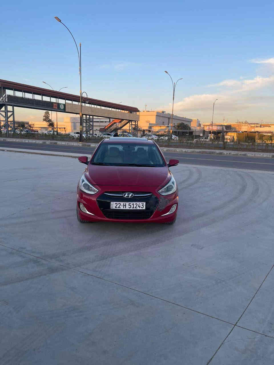 اكسنت مضلع 2017 وراد خليجي
فول مواصفات 1/1
فتحة سقف 
حساسات
كشنات جلد
شاشة تبريد 
شاشة وكاميرة
لايتات زينون وحاجب
خمسة ويل كب
مكينة وكير وتبريد شرط
الضرر/ باب السايق صبغ فقط 
السعر 118$ وبيها مجال
شرط التحويل
مكان السيارة موصل
*********** Singapore
