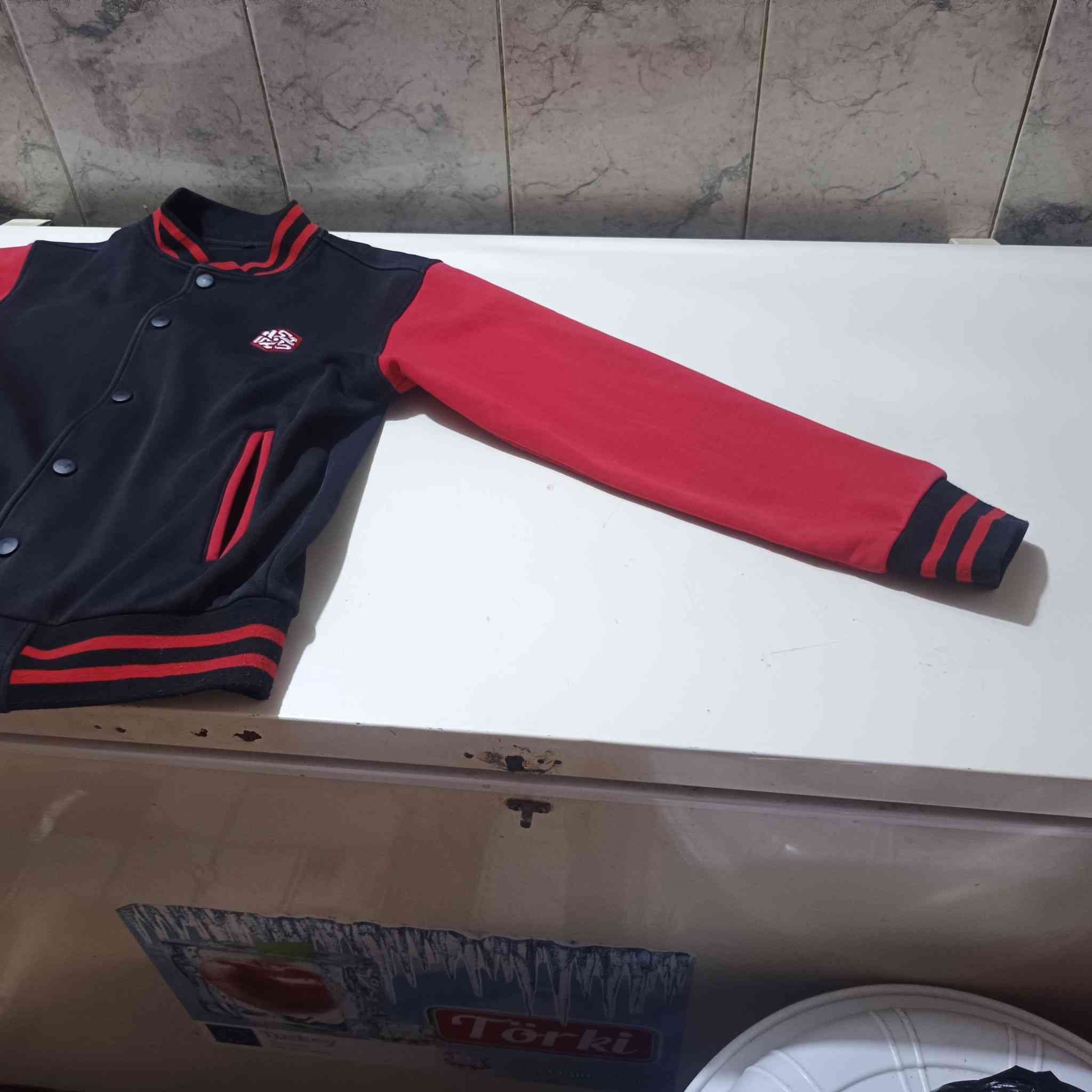 قمصله شبابي قطعه راقيه جدا وجديده للكشاخه واصحاب الذوق الرفيع قطعه ممميزه درجه اولى تلبس مديم تلبس وزن من ٥٥ الى ٦٠ كيلو سعرها مع التوصيل ٢٠ الف الشراي يتفضل خاص


**إذا كنت صاحب هذا الإعلان وتريد حذفه لأي سبب، رجاءا أرسل رسالة إلى الدعم الفني**