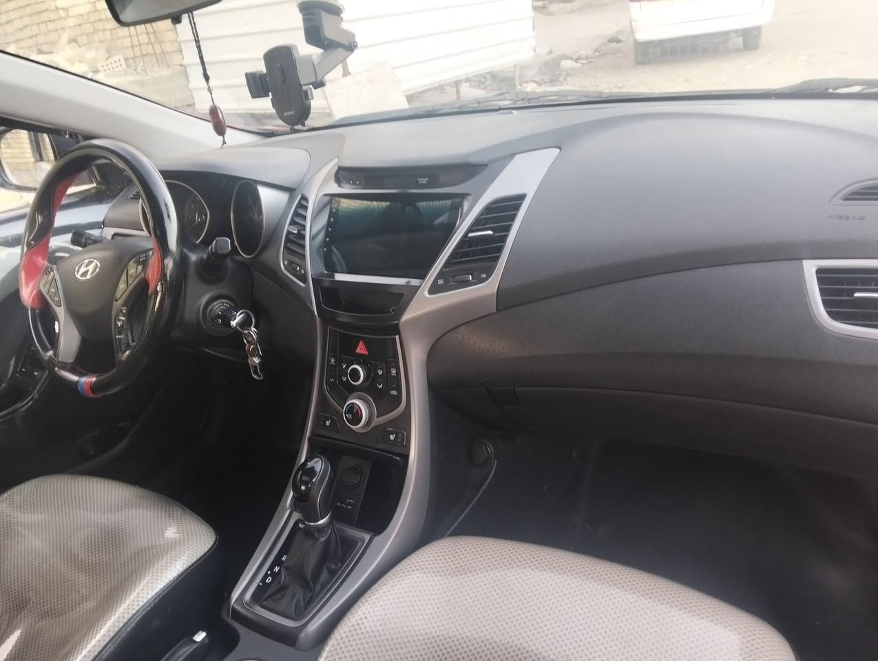 2016
بغداد مكاني 
***********
