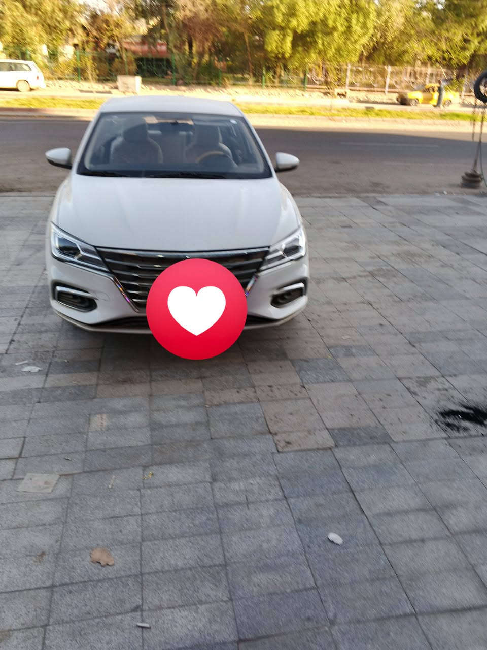 سلام عليكم امجي 5 موديل 25 ماشية 7 الف لوحات بغداد اسمي فئة ستندر شاشا تحكم سترين  بيها ضرر بسيط باب سائق *********** سعر 15مليون
